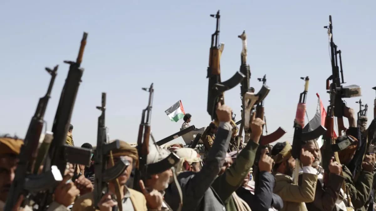 Husilerden Suudi Arabistan için hava sahası uyarısı